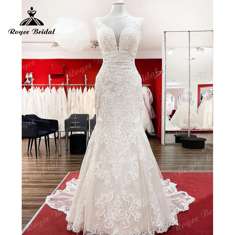 Roycebridal Mermaid düğün elbisesi 2024 Kolsuz Derin V Boyun Dantel Aplikler Aç Geri gelin kıyafeti Robe Mariee